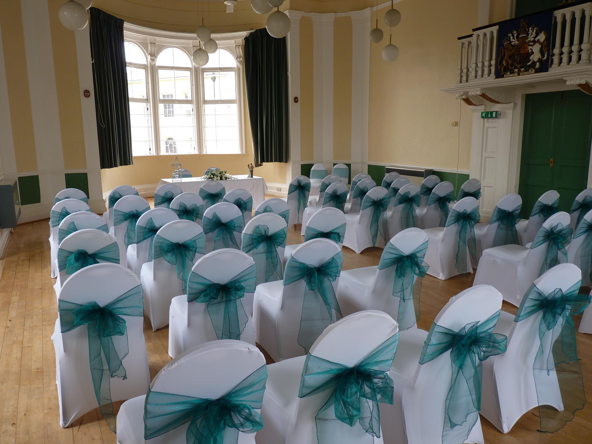 Lutterworth Town Hall Civil Wedding Service, Green Sash Chairs